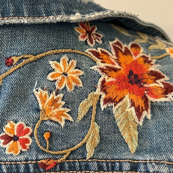 Driftwood Geena Embroidered Floral Denim Jacket -  XS - Picture 7 of 9